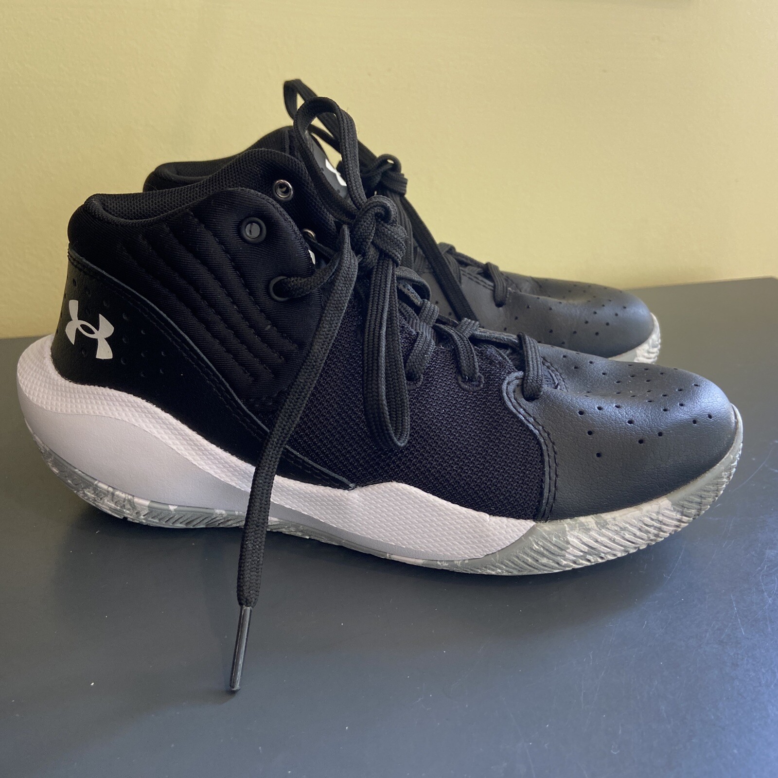 under armour kids shoes