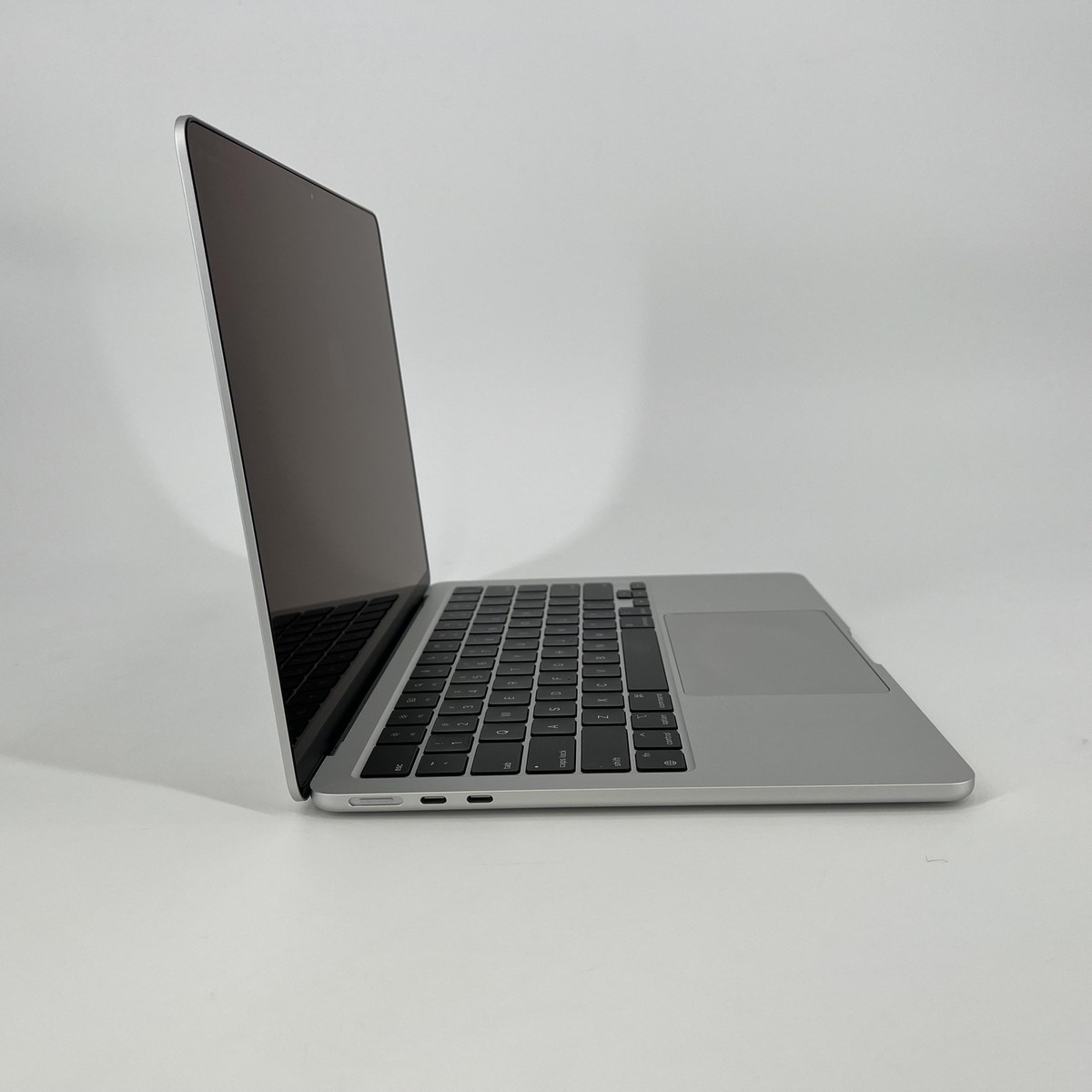 Apple MacBook Air (13インチ, M3, 2024) シルバー Apple MacBook Air 13 2024 M3 8-Core CPU 8-Core GPU 8GB 256GB