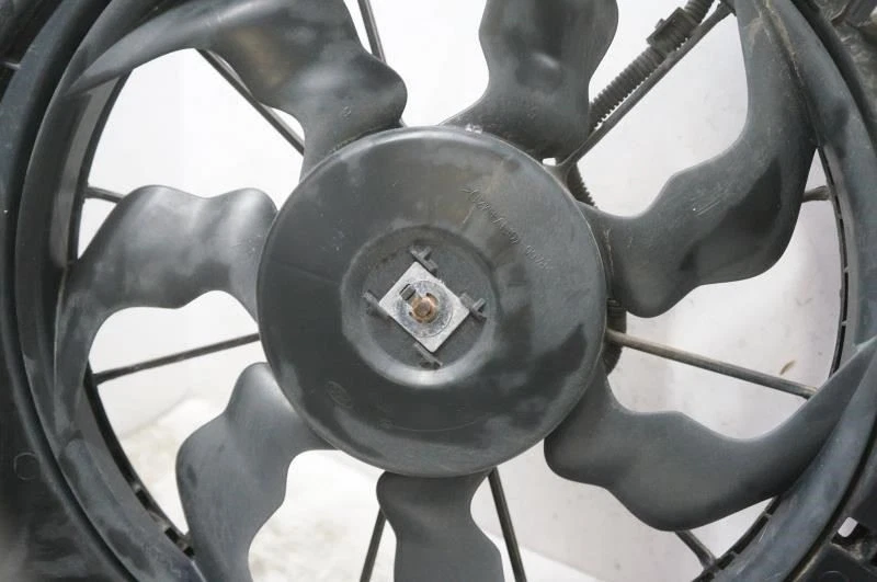 Conjunto de motor ventilador de refrigeración radiador Kia Soul 2014-2019 25380B2000 OEM Foto 2 de 4