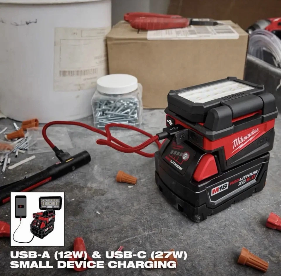 Luz de inundación ROVER inalámbrica de iones de litio de 18 voltios Milwaukee M18 con (1) M18 2,0 Ah Foto 4 de 4