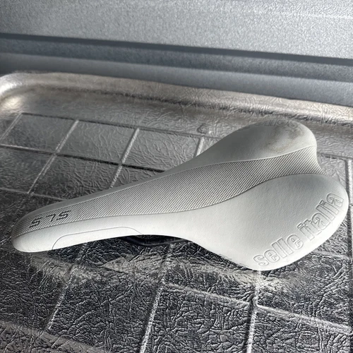 Vintage Selle Italia SLS Lady Seat White Saddle 2011 Fiberglass Manganese Race