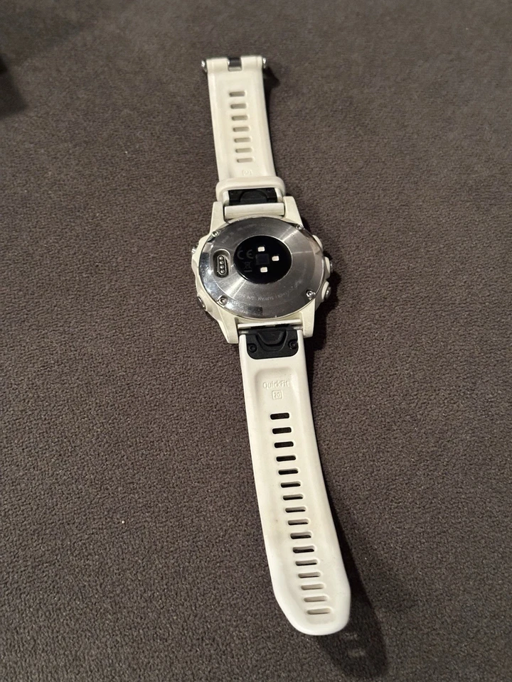 White Garmin Phoenix 5S 42mm. Backlight flickering - Image 4 of 4