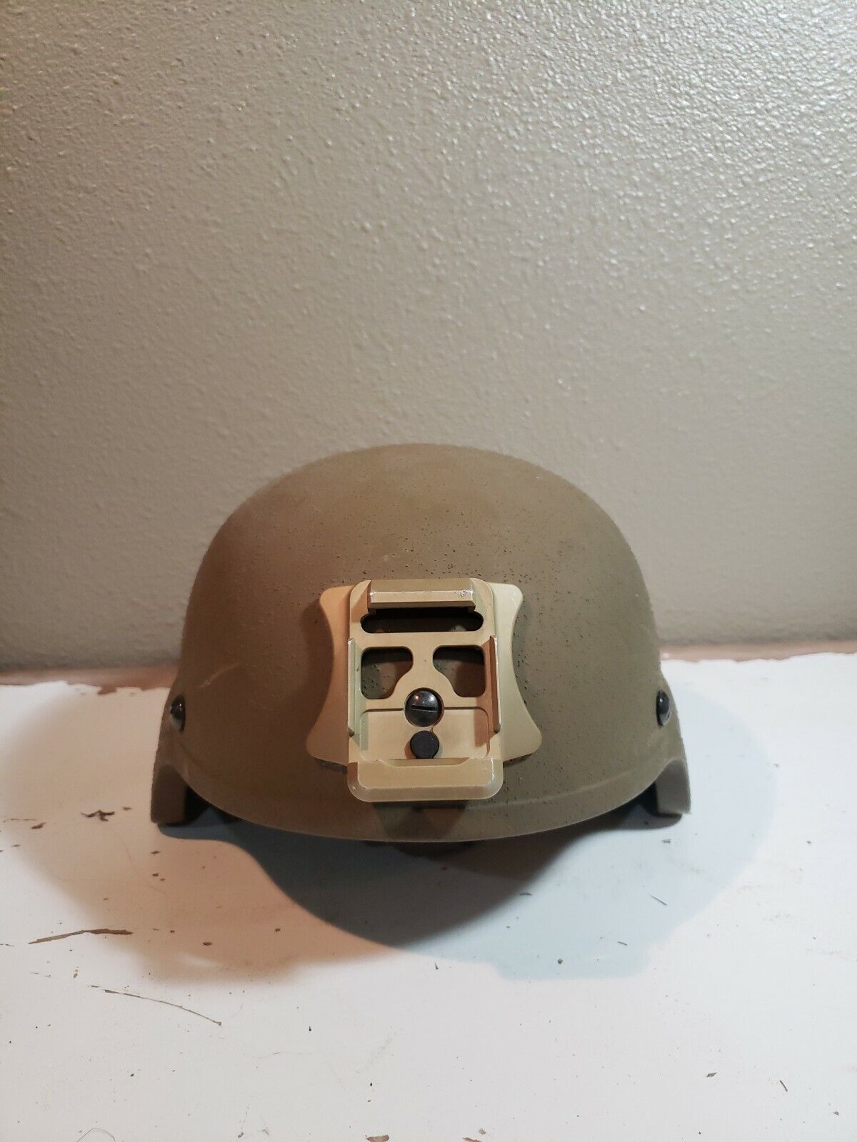 USED USMC Enhanced Combat Helmet ECH with NVG Mount Size Medium