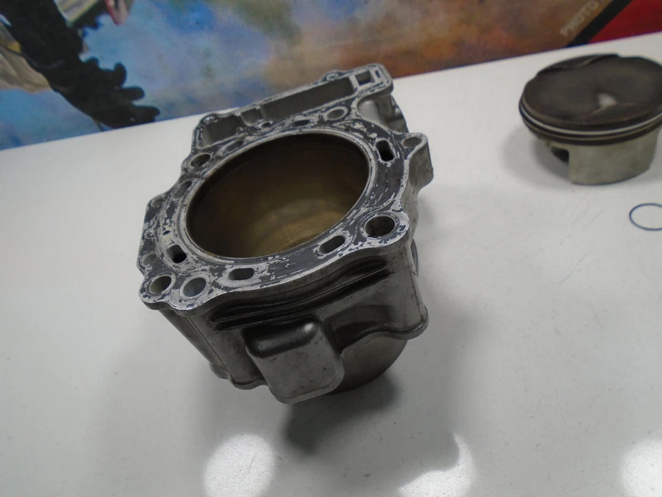 2006 SUZUKI SV 1000 REAR CYLINDER & PISTON 06 SV1000 03 - 07 - Image 2 of 4