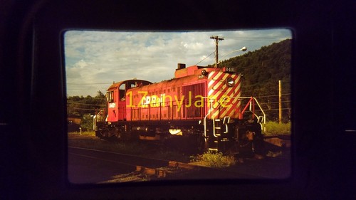 XOA15 ZUG LOKOMOTIVE 35MM DIA CP 8401, ST. JOHNSBURY, ME 1977