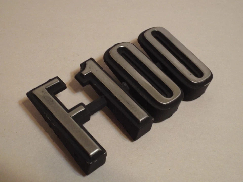 Emblema F100 1973 1974 1975 1976 73 74 75 76 Ford Ranger XLT Explorer 4x4 F-100 Foto 3 de 4