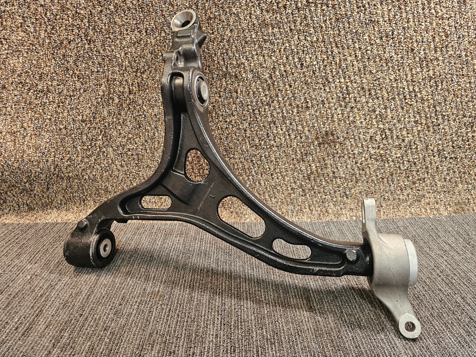 METRIX PREMIUM 0124 Left Control Arm Powder Coated Black