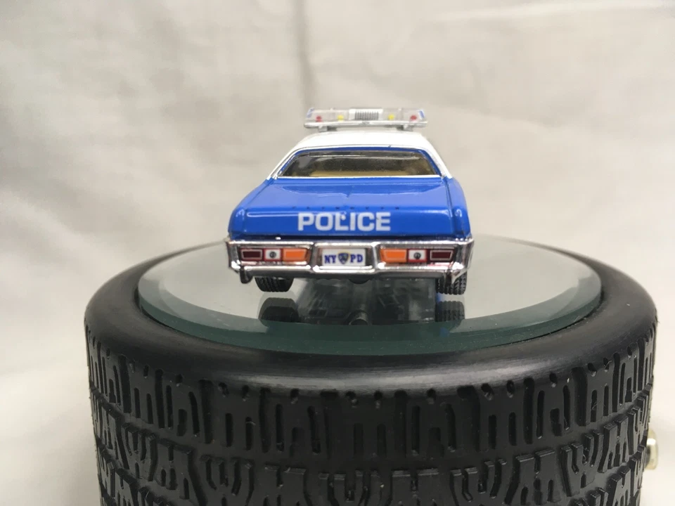 Greenlight 1977 Plymouth Fury NYPD - Opening Hood! - Loose - 1/64 - Image 3 of 4