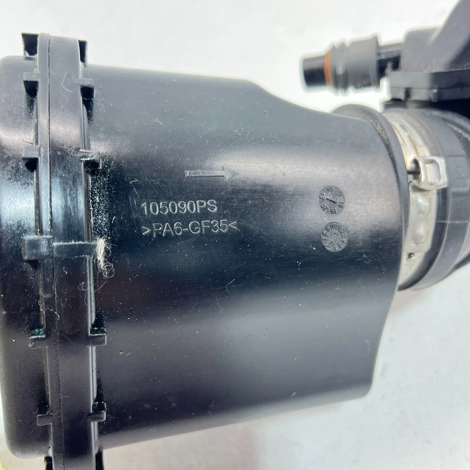 ОРИГИНАЛЬНАЯ ВЫПУСКНАЯ ТРУБА ВОЗДУХОВОДА ВОЗДУХООЧИСТИТЕЛЯ ДВИГАТЕЛЯ GMC TERRAIN SL 2018-2021 1,5 Л - Изображение 4 из 4