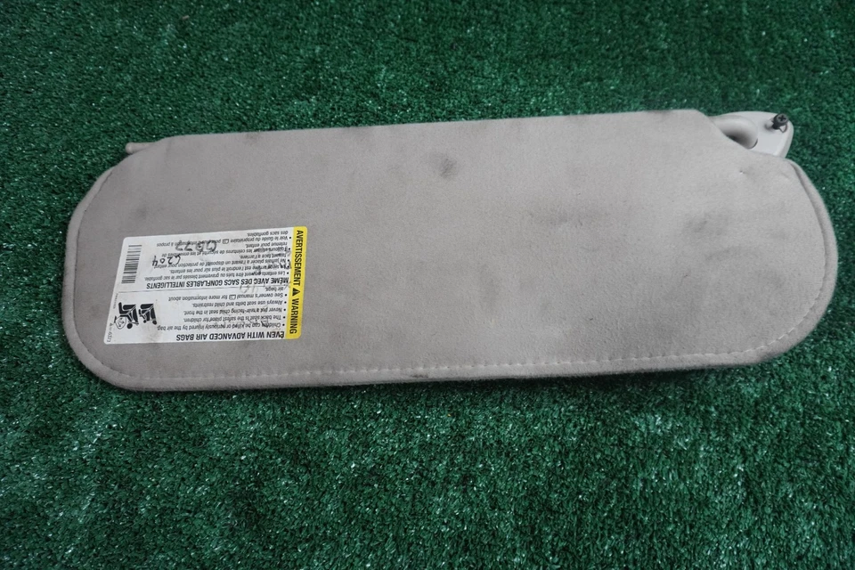 Chevrolet Express 1500 2011 lado del conductor izquierdo parasol OEM 1 pieza 05D90167A5 Foto 4 de 4