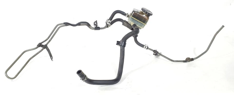 Резервуар гидроусилителя руля 2004 Toyota Celica от оригинального производителя с линиями для гидроусилителя руля - Изображение 2 из 4