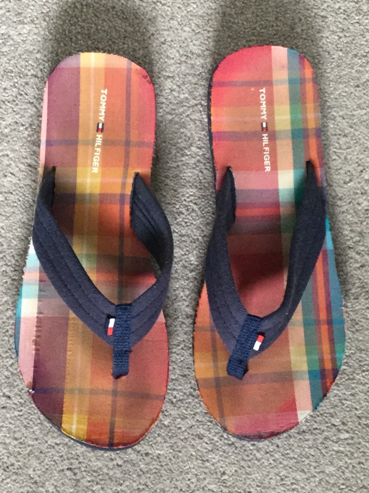 TOMMY HILFIGER FLIP FLOPS, Approx SIZE UK 4 TOMMY HILFIGER FLIP FLOPS, Approx SIZE UK 4
