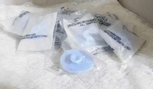 Anew Cleansing Scrubber in Case - Lot of 14 - New in Packaging! - Picture 2 of 4