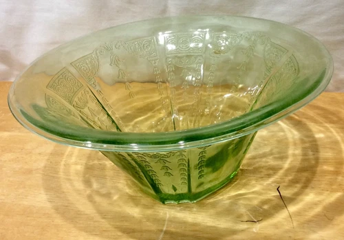 1931-35 Hocking Glass Green Depression Princess Hat Shaped 9.5" Bowl