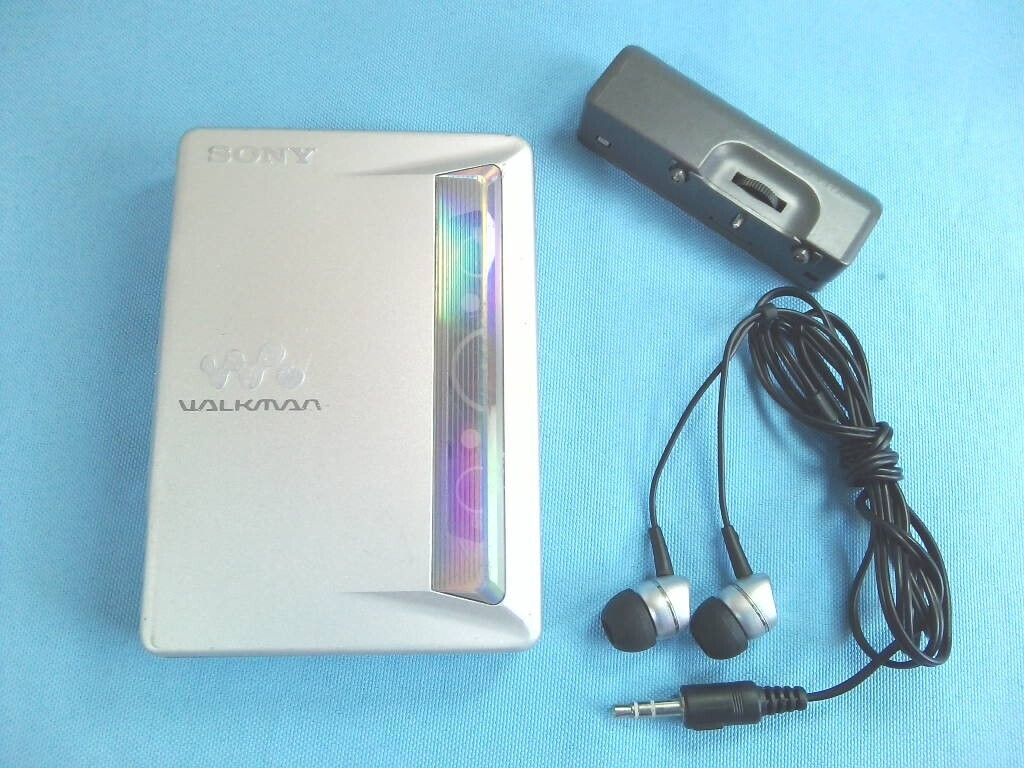 Vintage Sony WM-EX2000 Walkman Portable Cassette Player In Vintage Sony WM-EX2000 Walkman Portable Cassette Player In