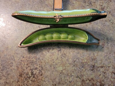 Vintage Adorable Limoges France Peint Mein Porcelain Pea Pod Bean Trinket Box 4''