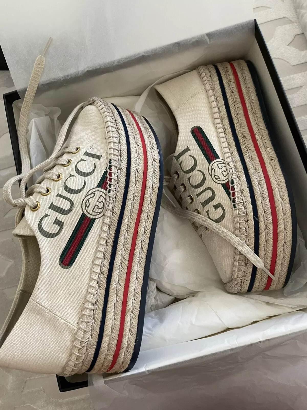 Chaussures GUCCI femmes.
