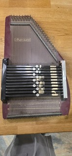 32 String Autoharp for Restoration. Please read description and see pictures