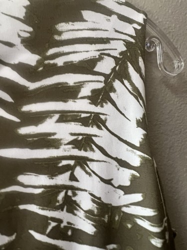CHICOS SLEEVELESS OLIVE GREEN/WHITE PALM LEAF TROPICAL MAXI SIZE M(8) - Picture 5 of 7