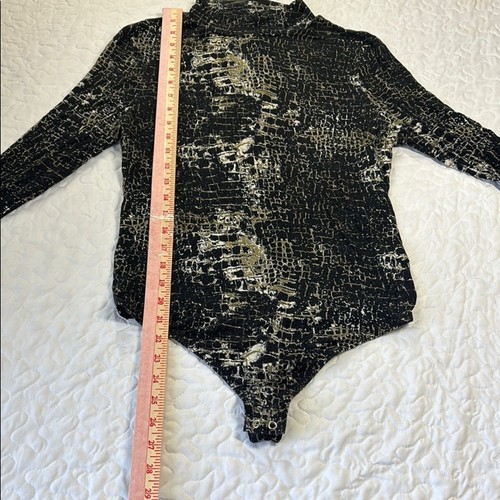 Express Black & Gold Animal Print Long Sleeve Soft Bodysuit size medium - Picture 3 of 6