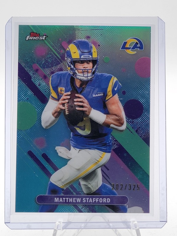 MATTHEW STAFFORD 2025 TOPPS FINEST COMMON SKY BLUE REFRACTOR #60 /325 RAMS Q2091
