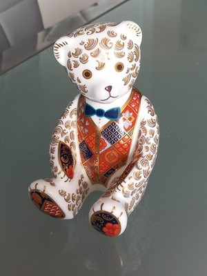 ROYAL CROWN DERBY IMARI TEDDYBÄR BRIEFBESCHWERER MIT GOLDSTOPPER. DATIERT FÜR 1996.