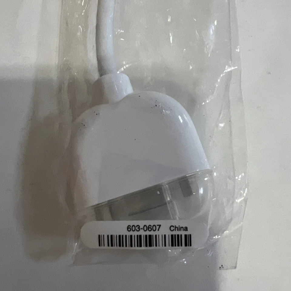 New White Apple Mini VGA to VGA Display Adapter EXC 603-0607 Video - Image 3 of 3