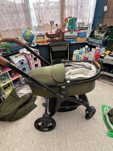 Egg pram set With Spare Parts - Picture 12 of 15