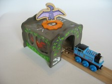 TUNNEL ~ DINOSAUR  ~ for Wooden Train Track Set ( fits Brio Thomas ) ~ NEW  DC15
