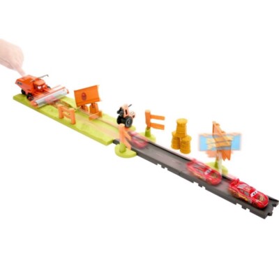 2023 Mattel - Disney • Pixar Cars - Frank Escape & Stunt Race