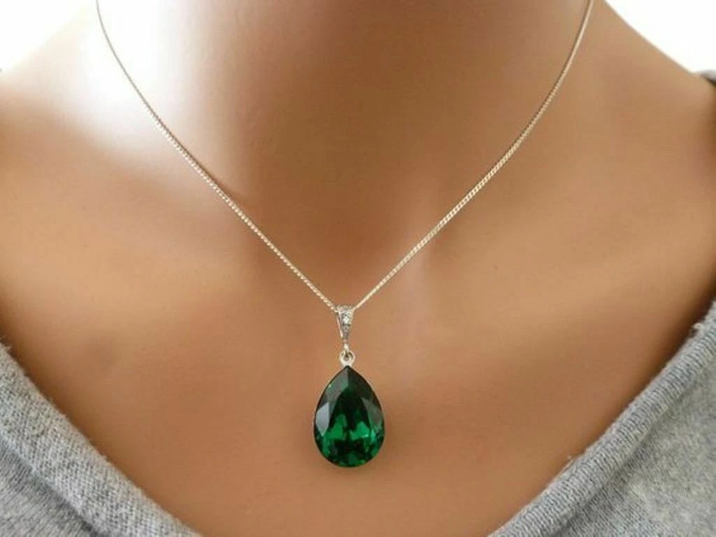 Ebay emerald necklace deals