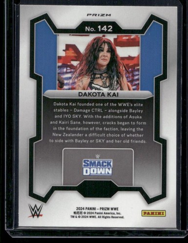 2024 Panini Prizm WWE #142 Dakota Kai Green Cracked Ice Prizm - Picture 2 of 2