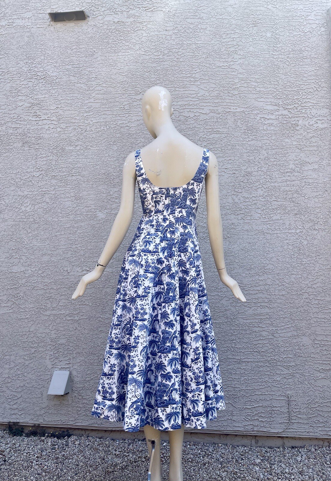 Picture 4 of 11