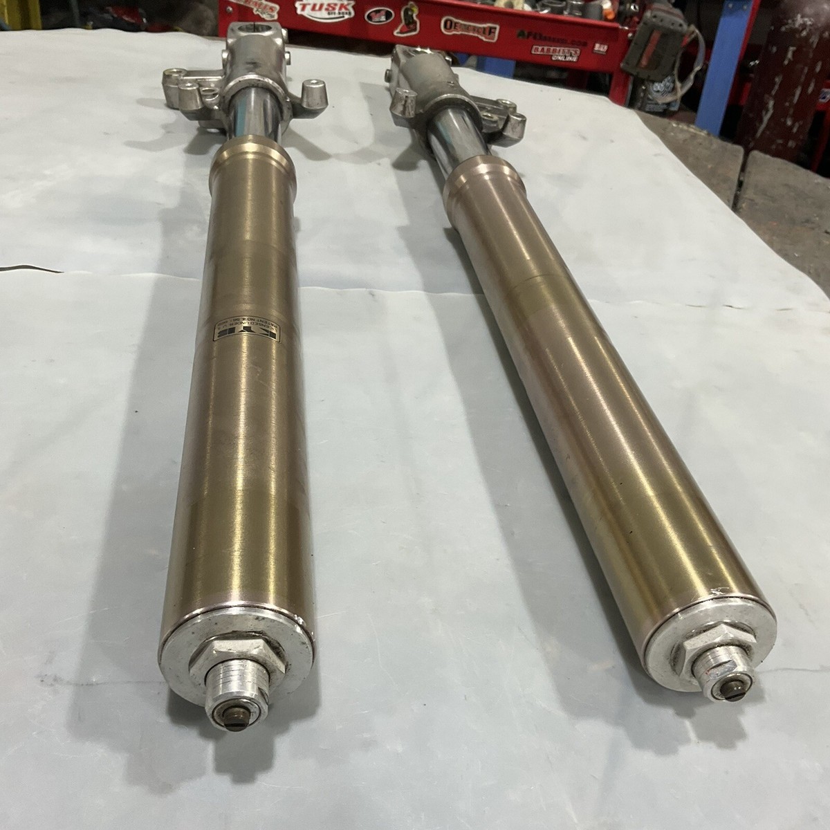 93-95 Kawasaki Ninja ZX7 ZXR 750 FRONT FORKS OEM KYB 93-95 Kawasaki Ninja ZX7 ZXR 750 FRONT FORKS OEM KYB