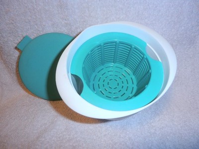 Tchibo Kitchen - Schüssel mit Sieb und Deckel - H 12 cm - B innen 13,5 cm - TOP