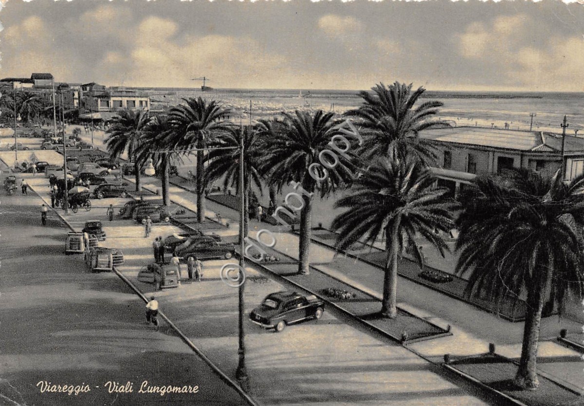 Cartolina - Viareggio lungomare auto d'epoca