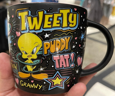 Six Flags Magic Mountain Looney Tunes Tweety Bird Ceramic Wide Mug 18oz. New