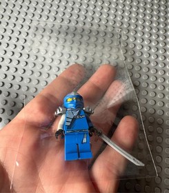 LEGO NINJAGO -- JAY ZX SHOULDER ARMOR MINIFIGURE WITH SWORD 9445 NJO0047 NICE