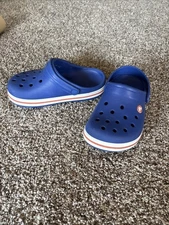 Crocs classic kids youth size 2 blue slip on comfort clogs sandals Water Shoes