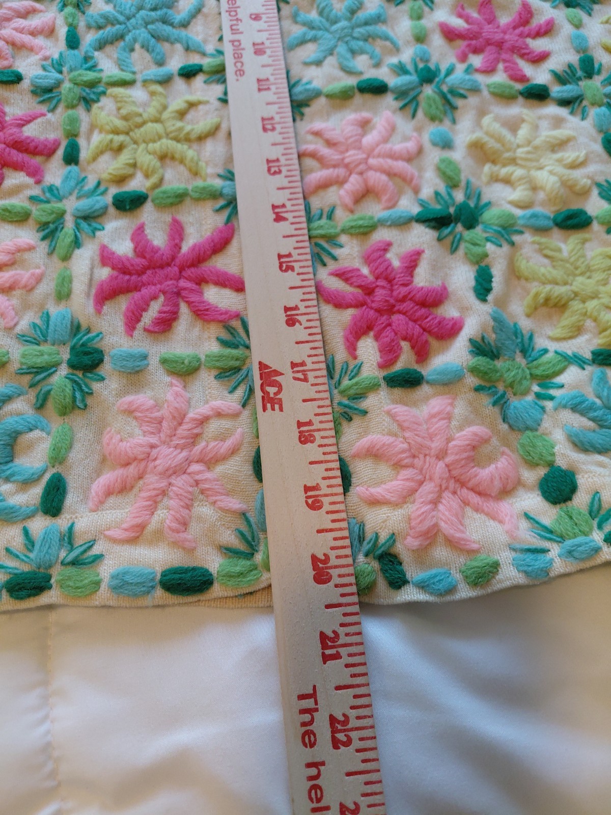 Vtg 1960"s Cardigan Embroidered Floral Cottage Core Granny Core Padtels Sz L image 7