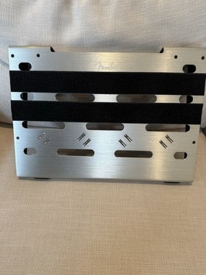 Fender Pedal Board Medium With Case Excellent Condition