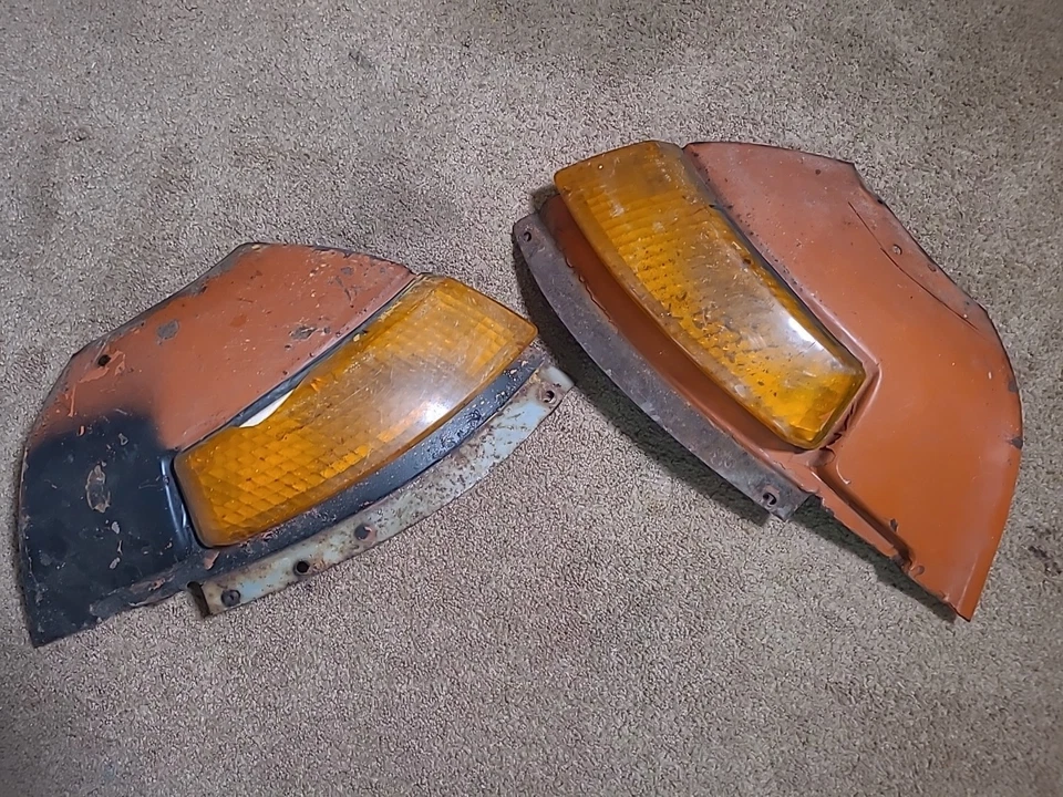 DATSUN 260Z 280Z Front Turn Signal Light Amber Mount Panel Lamp Assembly Pair - Image 2 of 4