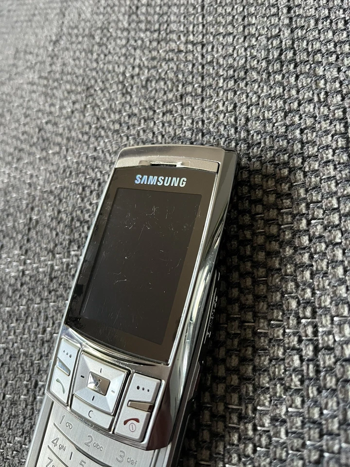 Samsung D840 Slide Mobile Phone Spares Or Repair Very Rare - Image 2 of 4