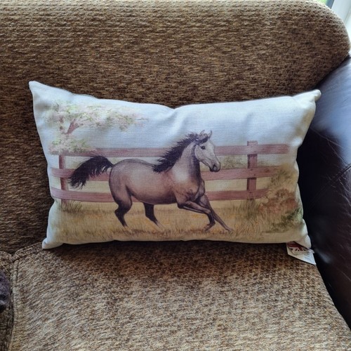 Cojín de dispersión de caballo precioso pony gris con reverso a cuadros 55 x 34 cm hecho en el Reino Unido - Imagen 2 de 5