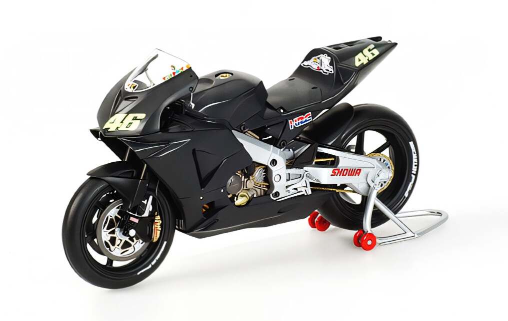 Minichamps 122027946 HONDA RC211V VALENTINO ROSSI TEST BIKE BLACK 