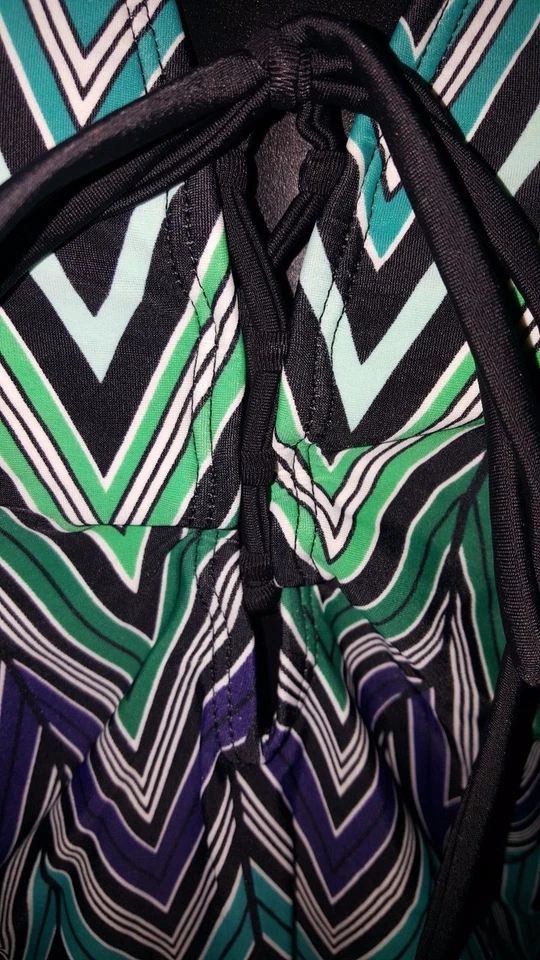 Traje de baño Old Navy para mujer talla M mediano azul blanco negro verde púrpura Foto 3 de 4