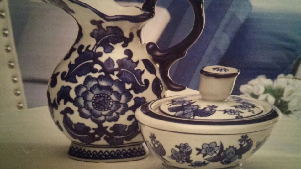 Juego de crema y jarra Bombay Company azul y blanco nuevo en caja Foto 4 de 4