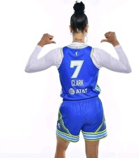 ALYSHA CLARK 8 x 10 Photo WNBA Basketball-Dallas Wings