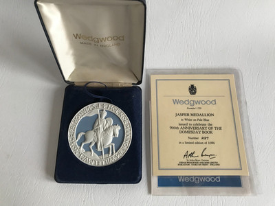 WEDGWOOD JASPIS WARE BLAUES MEDAILLON JUBILÄUM DES WELTUNTERGANGS BUCH NR.227