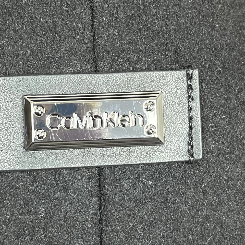 Gabardina para mujer Calvin Klein negra de mezcla de lana pequeña Foto 4 de 4